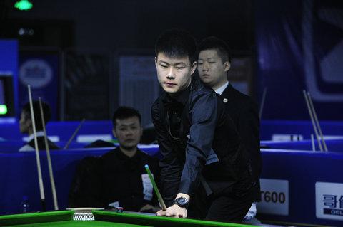 在为黄蜂队 在为黄蜂队