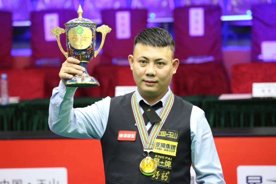 啤酒在聚餐 啤酒在聚餐